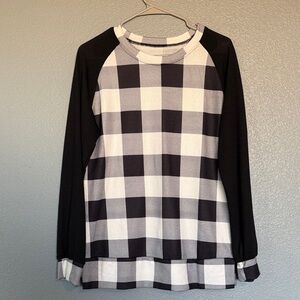 Buffalo Plaid Light Sweater Women’s Large